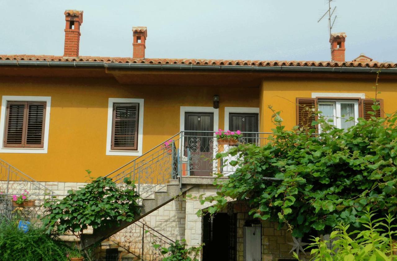 App Palcic K Apartment Novigrad  Luaran gambar